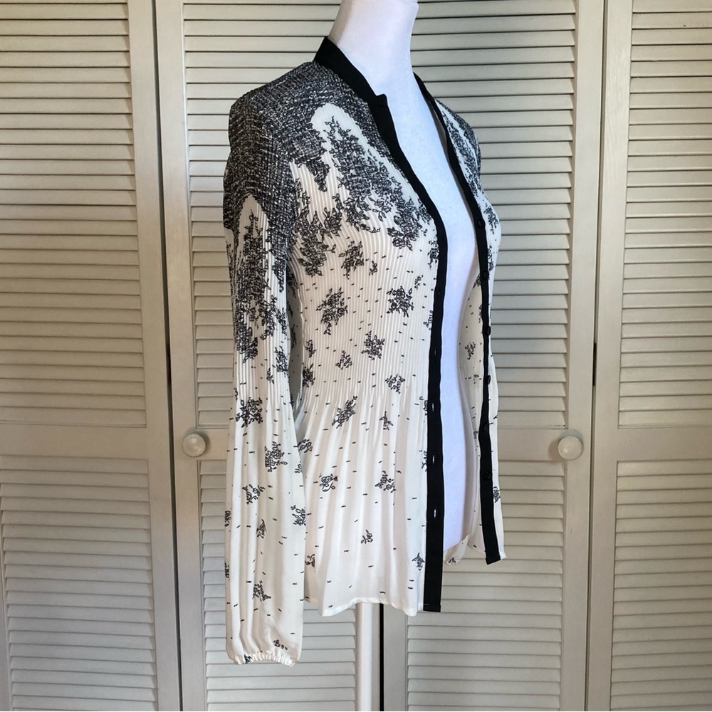 Sheer Floral Women's Top - Picture 4 of 8